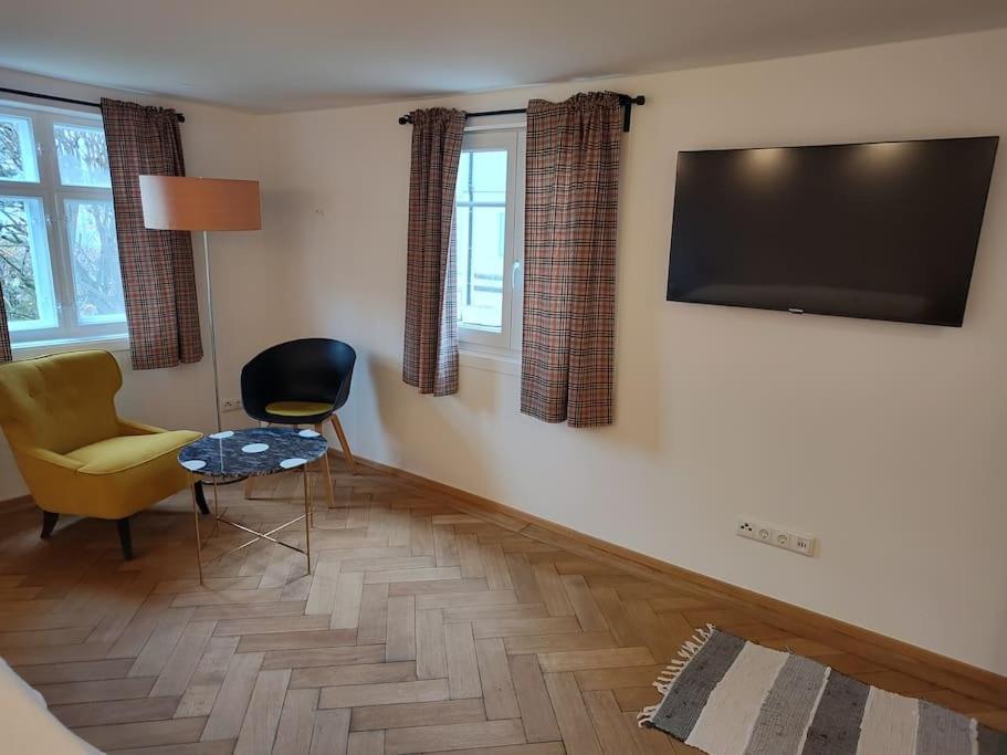 Ferienwohnung Resl - Geschmackvoll Renoviert & Zentral Im Historischen Schindelhaus 上施陶芬 外观 照片